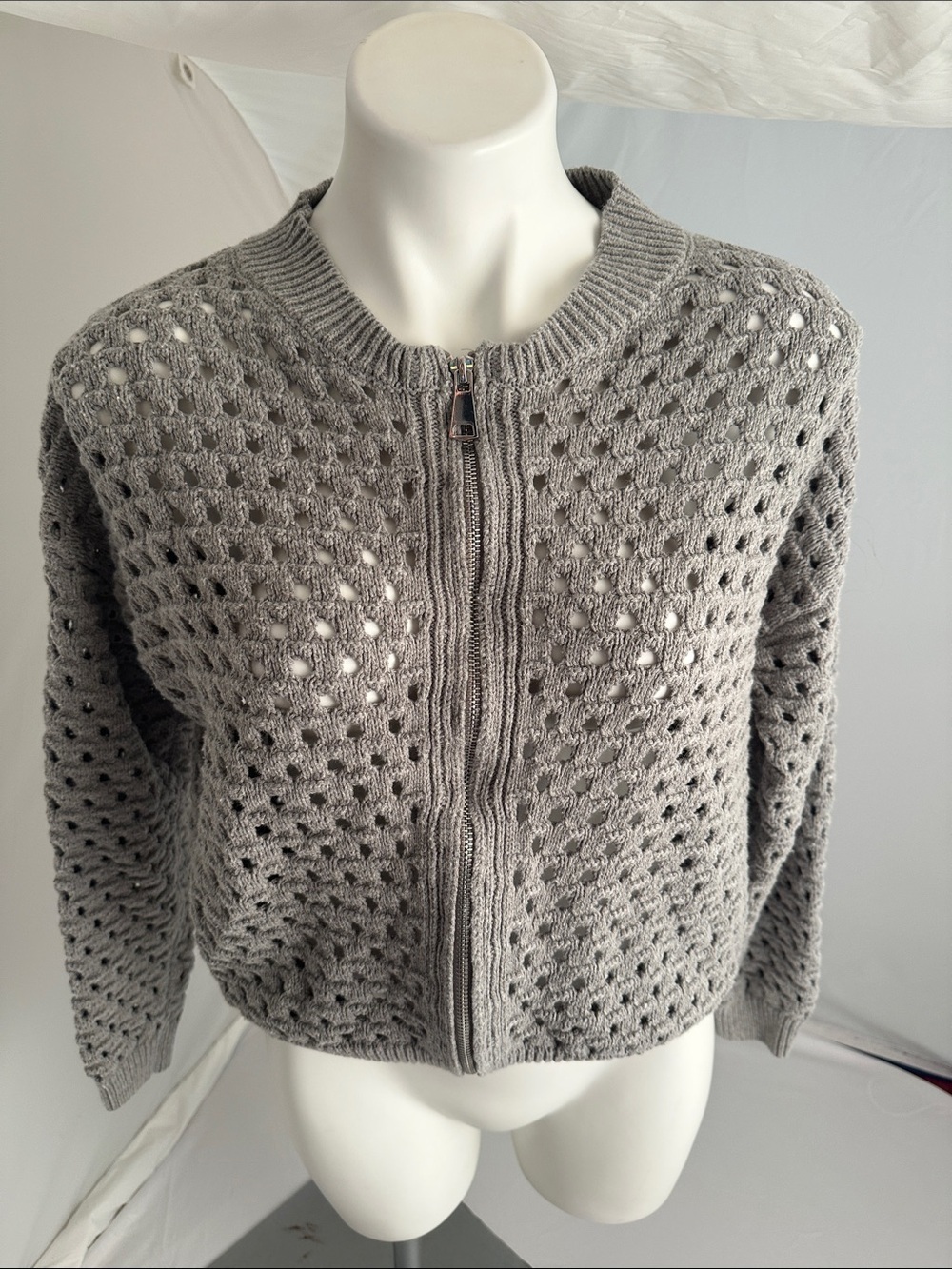 Elan Aster gray sweater full zip cardigan